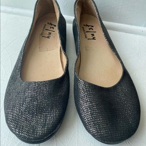 Fs/ny metallic flat with wedge